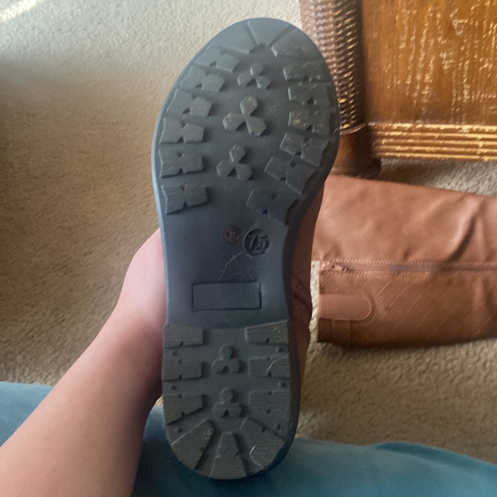 Brown boots - Picture 5 of 6